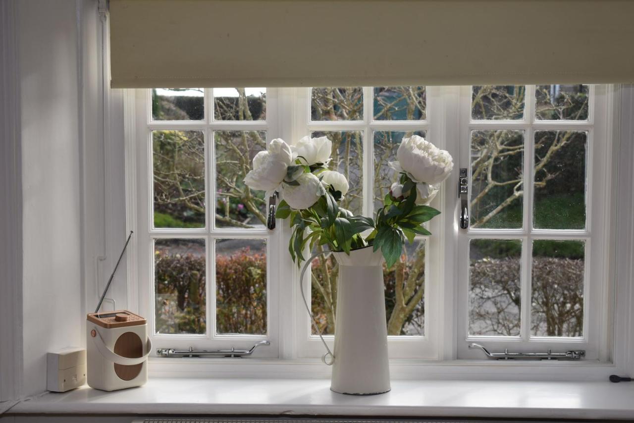 Rose Mullion Cottage Pett Exteriör bild