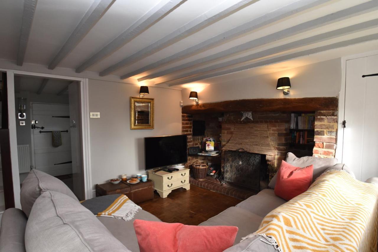 Rose Mullion Cottage Pett Exteriör bild